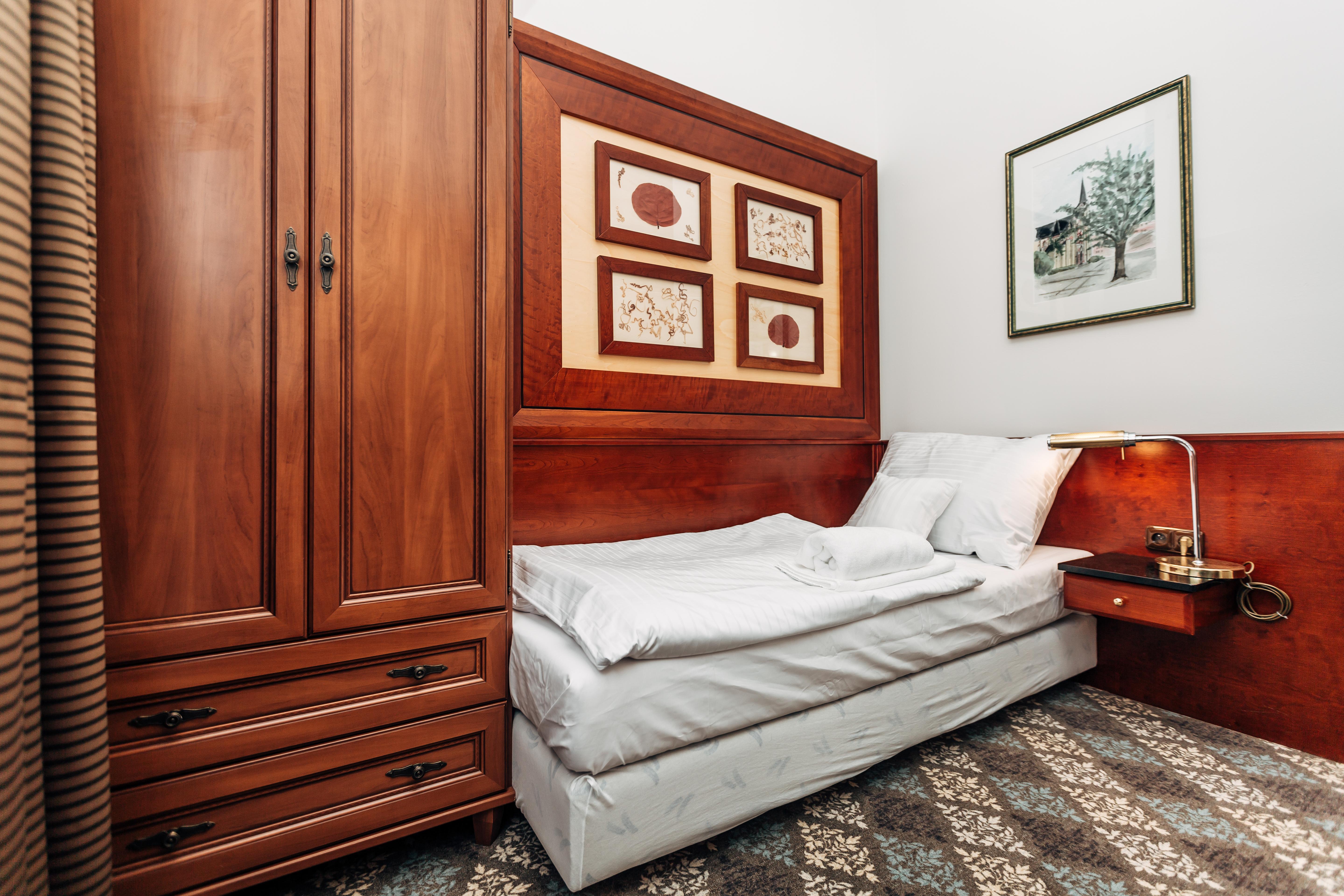 Hotel Kucera การ์โลวีวารี ภายนอก รูปภาพ